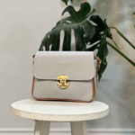 کیف 5091 کنار پرچی طلایی